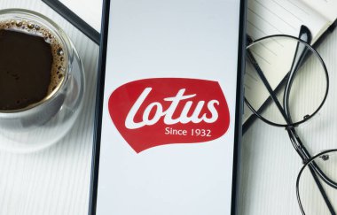 New York, ABD - 21 Haziran 2024: Lotus Fırın Logosu Telefon Ekranı, Şirket Simgesi.