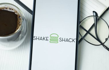 New York, ABD - 21 Haziran 2024: Shake Shack Logo Telefon Ekranı, Şirket Simgesi.