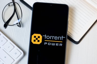 New York, ABD - 21 Haziran 2024: Telefon Ekranında Torrent Power Logosu, Şirket Simgesi.