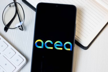 New York, ABD - 21 Haziran 2024: ACEA Logosu Telefon Ekranında, Şirket Simgesi.