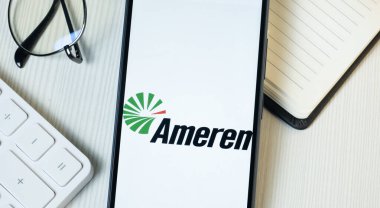New York, ABD - 21 Haziran 2024: Ameren Logosu Telefon Ekranında, Şirket Simgesi.