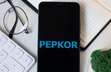 New York, ABD - 11 Haziran 2024: Pepkor Logosu Telefon Ekranı, Şirket Simgesi.