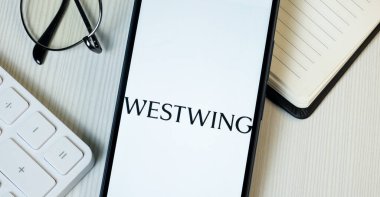 New York, ABD - 21 Haziran 2024: Westwing Group Logosu Telefon Ekranı, Şirket Simgesi.