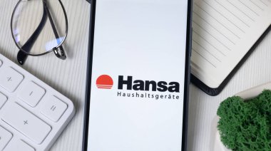 New York, ABD - 21 Haziran 2024: Hansa Logosu Telefon Ekranı, Şirket Simgesi.