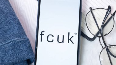 New York, ABD - 21 Haziran 2024: fcuk Logosu Telefon Ekranında, Şirket Simgesi.