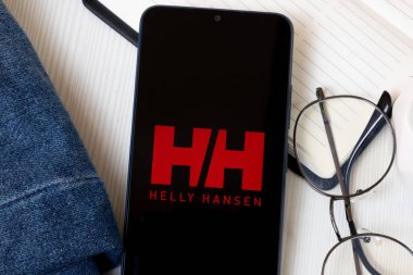 New York, ABD - 21 Haziran 2024: Helly Hansen Logosu Telefon Ekranı, Şirket Simgesi.