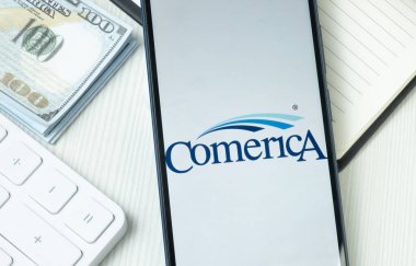 New York, ABD - 21 Haziran 2024: Comerica Logosu Telefon Ekranı, Şirket Simgesi.