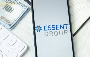 New York, ABD - 21 Haziran 2024: Essent Grup Logosu Telefon Ekranı, Şirket Simgesi.