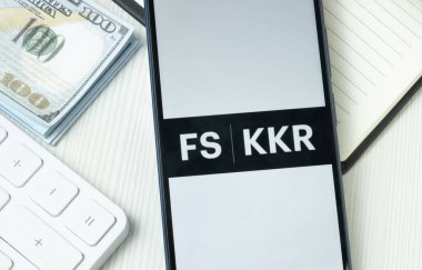 New York, ABD - 21 Haziran 2024: FS KKR Capital Logosu Telefon Ekranı, Şirket Simgesi.