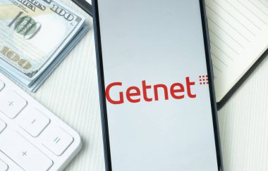 New York, ABD - 21 Haziran 2024: Telefon Ekranında Getnet Logosu, Şirket Simgesi.