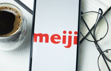 New York, ABD - 21 Haziran 2024: Meiji Logosu Telefon Ekranı, Şirket Simgesi.