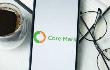 New York, ABD - 21 Haziran 2024: Telefon Ekranında Core-Mark Logosu, Şirket Simgesi.