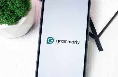 New York, ABD - 21 Haziran 2024: Telefon Ekranında gramer logosu, Uygulama veya Şirket Simgesi.