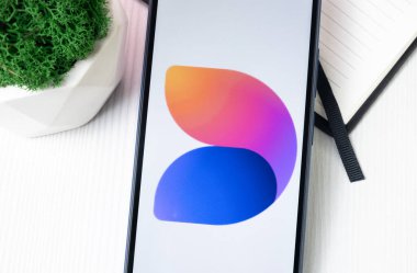 New York, ABD - 21 Haziran 2024: Microsoft Tasarımcı Logosu Telefon Ekranı, Uygulama veya Şirket Simgesi.
