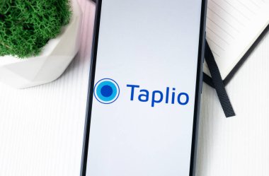New York, ABD - 21 Haziran 2024: Taplio Logosu Telefon Ekranı, Uygulama veya Şirket Simgesi.