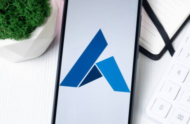 New York, ABD - 1 Ağustos 2024: Ardor ARDR Logosu Telefon Ekranı, Kripto Sikke Simgesi.