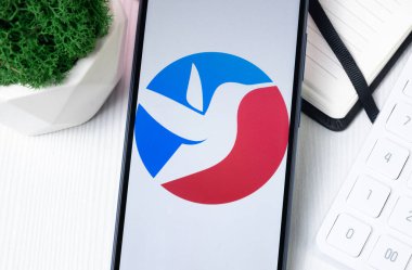 New York, ABD - 1 Ağustos 2024: Biswap BSW Logosu Telefon Ekranı, Kripto Para Simgesi Simgesi.