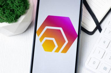 New York, ABD - 1 Ağustos 2024: Telefon Ekranında HEX Logosu, Kripto Bozuk Para Simgesi.