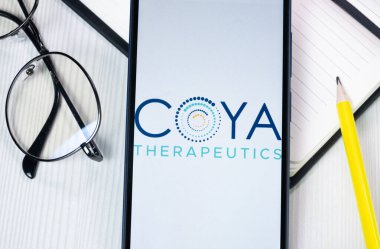 New York, ABD - 1 Ağustos 2024: Telefon Ekranında Coya Terapi Logosu, Ekranda Şirket Simgesi.