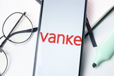 New York, ABD - 1 Ağustos 2024: Vanke Logosu Telefon Ekranında, Şirket Simgesi Ekranda.
