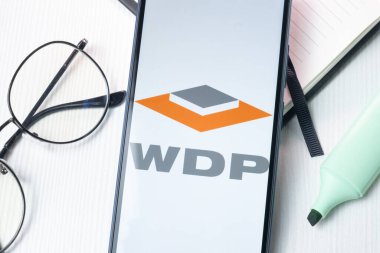 New York, ABD - 1 Ağustos 2024: Depo De Pauw WDP Logosu Telefon Ekranında, Şirket Simgesi Görünümünde.