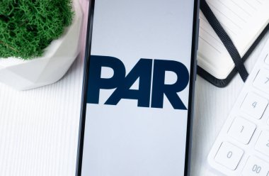 New York, ABD - 1 Ağustos 2024: PAR Teknoloji Logosu Telefon Ekranında, Şirket Simgesi Ekranda.