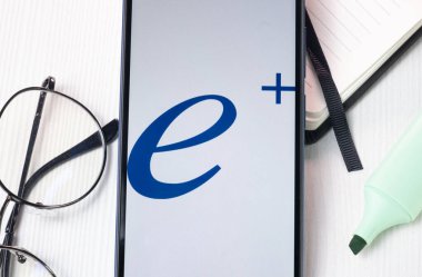 New York, ABD - 1 Ağustos 2024: ePlus Logosu Telefon Ekranında, Şirket Simgesi Ekranda.