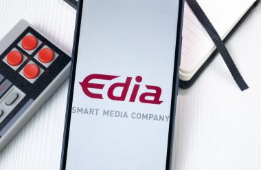 New York, ABD - 1 Ağustos 2024: Edia Logosu Telefon Ekranında, Şirket Simgesi Ekranda.