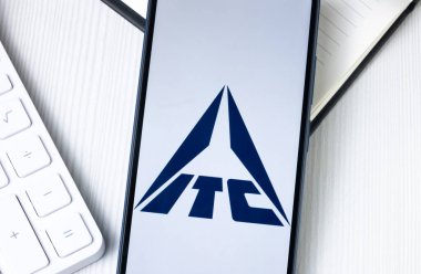 New York, ABD - 1 Ağustos 2024: Telefon Ekranında ITC Logosu, Ekranda Şirket Simgesi.