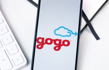 New York, ABD - 1 Ağustos 2024: Gogo İnternet Logosu Telefon Ekranında, Şirket Simgesi Ekranda.