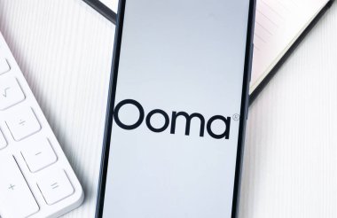 New York, ABD - 1 Ağustos 2024: Ooma Logosu Telefon Ekranında, Şirket Simgesi Ekranda.