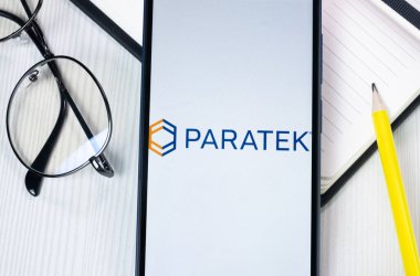 New York, ABD - 1 Ağustos 2024: Paratek Eczacılık Logosu Telefon Ekranında, Şirket Simgesi Görünümünde.