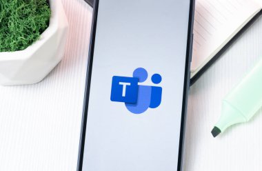 New York, ABD - 1 Ağustos 2024: Microsoft Ekip Logosu Telefon Ekranı, Simge Görünümünde.