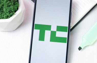 New York, ABD - 1 Ağustos 2024: Telefon Ekranında TechCrunch Logosu, Ekranda Simge.