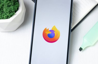 New York, ABD - 1 Ağustos 2024: Mozilla Firefox Logosu Telefon Ekranında, Simge Ekranda.