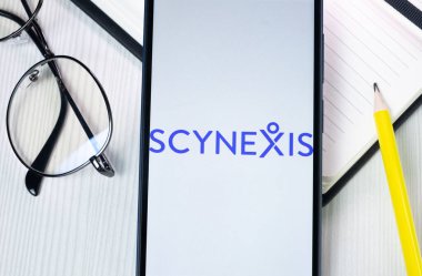 New York, ABD - 1 Ağustos 2024: SCYNEXIS Logosu Telefon Ekranında, Şirket Simgesi Ekranda.