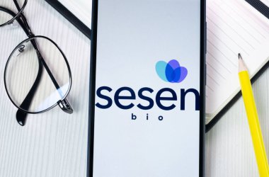 New York, ABD - 1 Ağustos 2024: Sesen Bio Logosu Telefon Ekranı, Şirket Simgesi Ekranda.