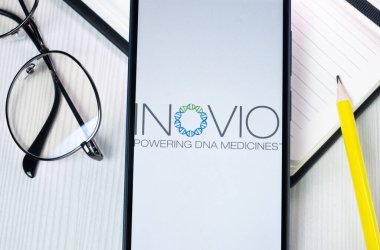 New York, ABD - 1 Ağustos 2024: Inovio Eczacılık Logosu Telefon Ekranında, Şirket Simgesi Görünümünde.