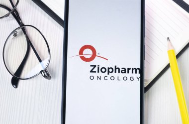 New York, ABD - 1 Ağustos 2024: Ziopharm Onkoloji Logosu Telefon Ekranında, Şirket Simgesi Görünümünde.