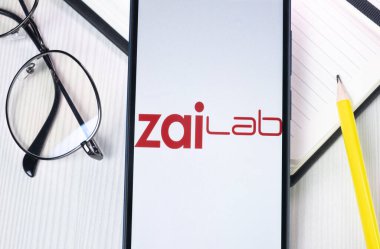 New York, ABD - 1 Ağustos 2024: Zai Laboratuvarı Logosu Telefon Ekranı, Şirket Simgesi Ekranda.