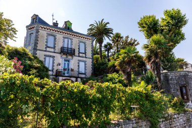 Hendaye, Pirenes-Atlantique, Fransa. Bidasoa Nehri 'ndeki Villa