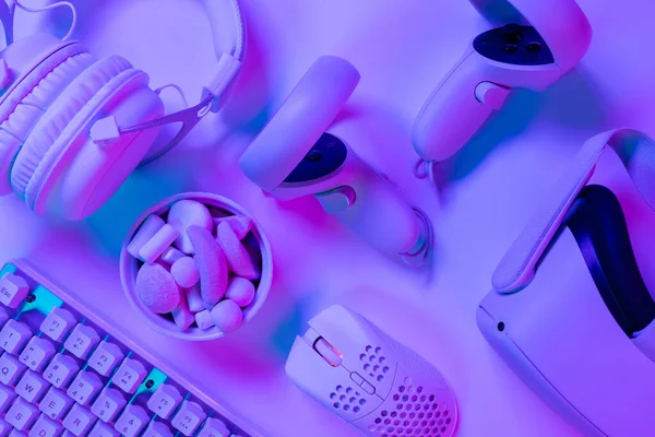 Directly Shot Keyboard Marshmallows Accessories Purple Professional Gaming Desk — Stock Photo, Image