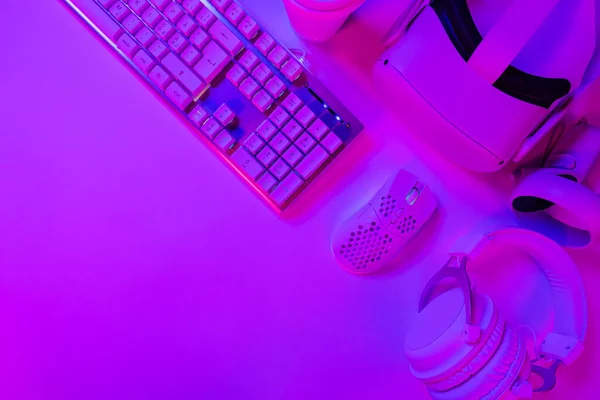 Overhead View Keyboard Mouse Various Accessories Purple Gaming Desk — Stock Photo, Image