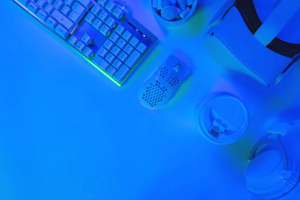 Directly Shot Keyboard Mouse Disposable Cup Accessories Blue Desk — Stock Photo, Image