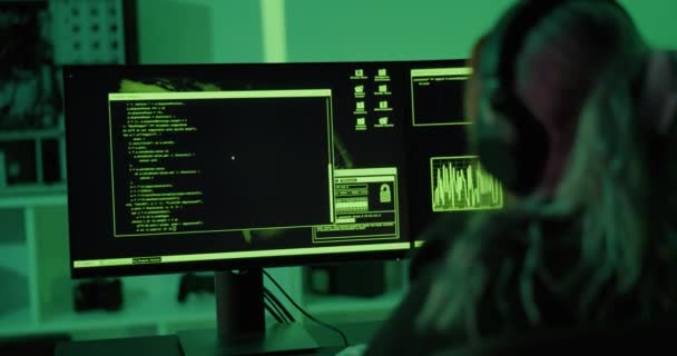 Hackeadora Seguridad Cibernética Haciendo Código Penetración Malware Para Explotar Vulnerabilidad — Vídeo de stock