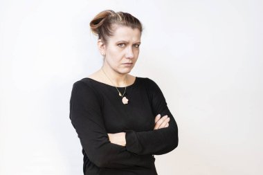 Hafif bir geçmişi olan orta yaşlı güzel bir kadın, başı ağrıdığı için üzülür. Sağlık kavramı