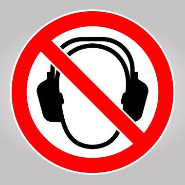 Belirli ortamlarda gürültü kontrolünü temsil eden, sağlam görgü kuralları ve kamusal alan kurallarına yönelik farkındalık ve yönergeleri destekleyen cesur bir kulaklık yok işareti.