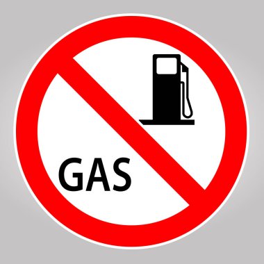 Bu resim araçlar için yakıt kısıtlamalarını vurgulayan açık bir 'Gaz Yok' tabelasını gösteriyor. Enerji kısıtlamaları ve halkın bilinci hakkında iletişim kurmak için ideal.
