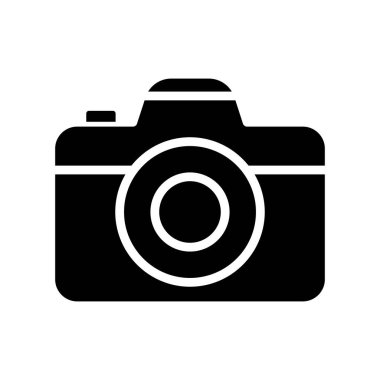 Bu siyah ve beyaz siluet, çeşitli tasarımlarda fotoğraf, yaratıcılık ve sanatsal çabaları temsil etmek için mükemmel bir klasik kamera simgesi içerir..