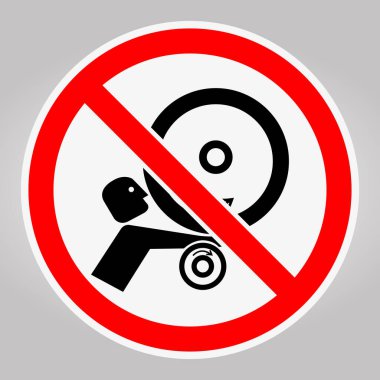 Bu grafik, çalışma alanlarında güvenliği vurgulayan dairesel testere kullanımına karşı açık bir yasaklama işareti gösteriyor. Önemli bir hatırlatma görevi görüyor..